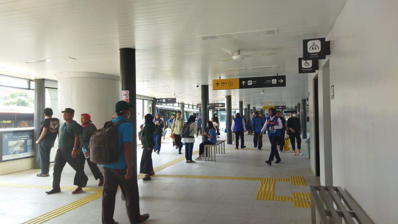 Halte TransJakarta Kampung Melayu usai direvitalisasi (Kurniawan Fadilah-detikcom)