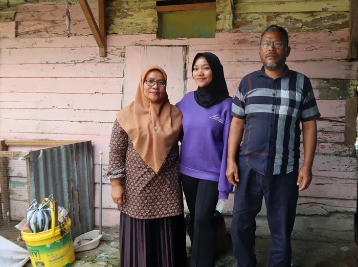 Indah Aprilia Nasution pelajar asal Padang, Sumatera Barat yang berhasil mendapatkan KIP Kuliah di UGM Yogyakarta