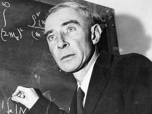 Oppenheimer Adalah Bintang di Bidang Nuklir