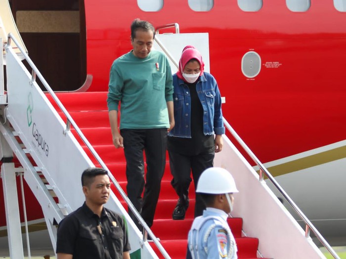 Jokowi dan Iriana tiba di Bengkulu untuk serangkaian kegiatan