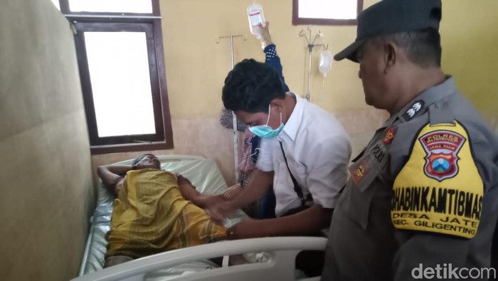 Korban KLM Putri Kuning mendapat perawatan setelah tenggelam di Sumenep