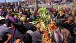 Melihat Tradisi Grebeg Satu Suro di Lereng Gunung Sindoro