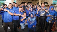 Selain dihadiri secara langsung, acara ini juga bisa diikuti secara online dengan streaming melalui Youtube: Fisipol UGM http://www.youtube.com/.