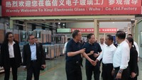 Lokasi pertama yang dikunjungi oleh Menteri Investasi adalah fasilitas produksi Xinyi Group, salah satu perusahaan terkemuka dalam industri kaca dan solar panel, yang berlokasi di kota Wuhu, Tiongkok.