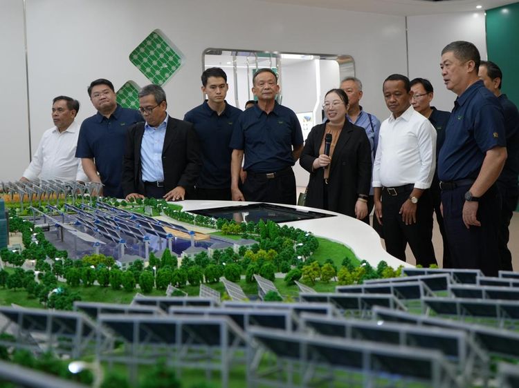 Momen Menteri Bahlil Sambangi Investor di China