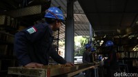 Nyoman mulai mengerjakan selubung ikon IKN sejak Februari 2023 kemarin. Ditargetkan, selubung garuda ini selesai pada Agustus 2024 dengan total waktu pengerjaan 15,5 bulan. (Foto: Bima Bagaskara/detikJabar).