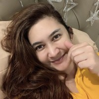 Penggemar sinetron tahun 90-an tentu tak asing dengan sosok Nafa Urbach. Artis berusia 43 tahun kini aktif sebagai kader partai. Tampil tanpa makeup, Nafa Urbach terlihat memesona. Foto: Dok. Instagram