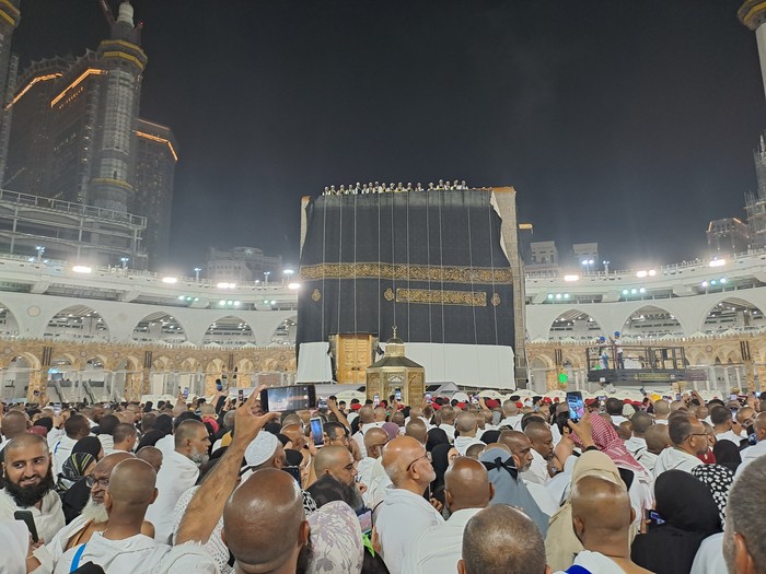 Penggantian kiswah Ka'bah Penggantian kiswah Ka'bah