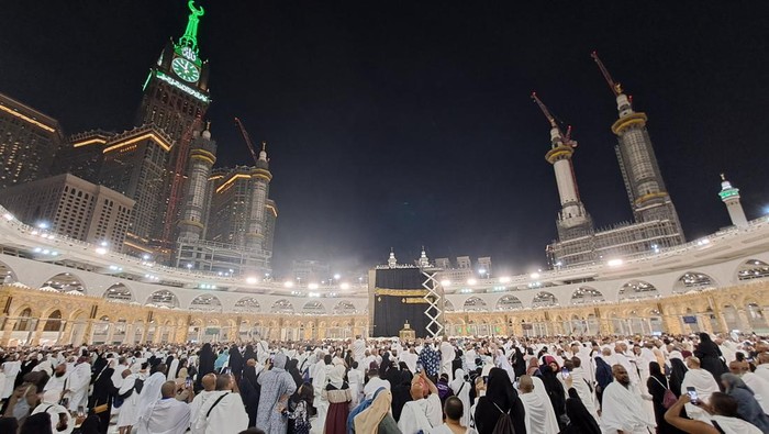 Penggantian kiswah Kabah
