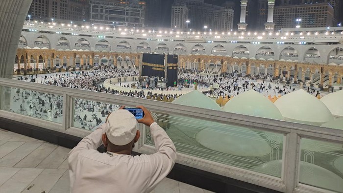Penggantian kiswah Kabah