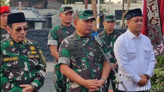 Peresmian Tugu Perjuangan di kompleks Stadion Hoegeng, Kota Pekalongan, Rabu (19/7/2023).