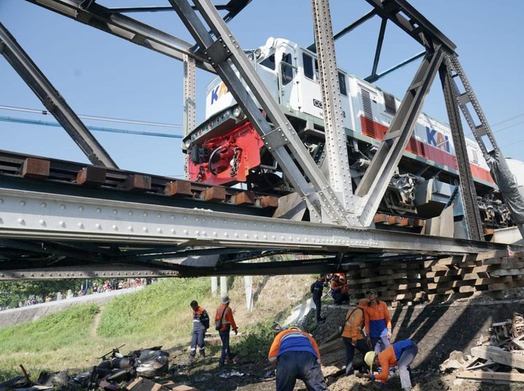 Jalur Jerakah-Semarang Poncol Lancar Lagi Usai Tragedi KA Brantas Vs Truk
