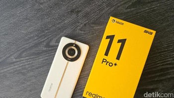 Realme 11 Pro+ 12GB/512GB dibanderol dengan harga khusus Rp 6.899.000 untuk periode flash sale, dan harga normal Rp 6.999.000. Ponsel ini akan tersedia secara eksklusif di Shopee, Akulaku, realme.com, dan toko offline Realme Brand Store pada 28 Juli 2023. Foto: Adi Fida Rahman/detikINET
