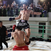 Beginilah aksi Sarawut Siriphet saat sedang menjadi petarung Muay Thai. Foto: Dok. Instagram Sarawut Siriphet