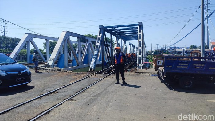 Situasi terkini di perlintasan Jalan Madukoro Raya, Semarang, Rabu (19/7/2023).