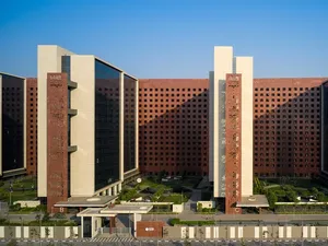 Ngalahin Pentagon! Gedung Terbesar Ini Ada di India