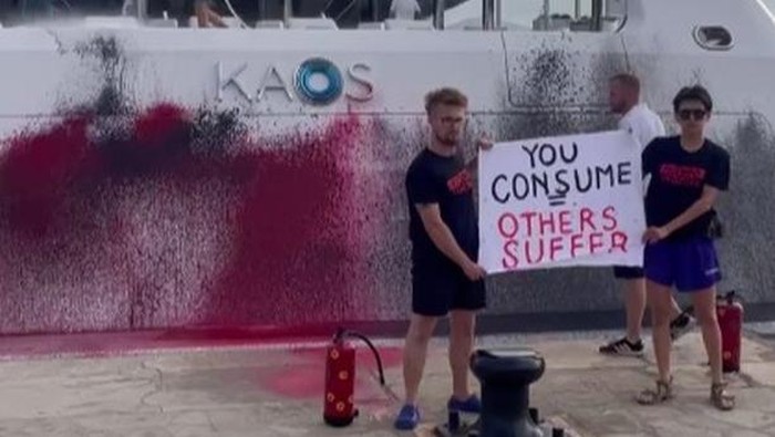 Aktivis iklim protes dengan vandalisme.