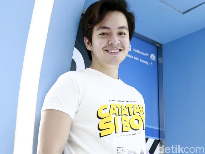Angga Yunanda saat berkunjung ke kantor detikcom.