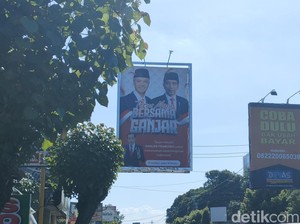 Muncul Baliho Jokowi Pilih Ganjar di Solo, PDIP: Kami Belum Pasang Atribut
