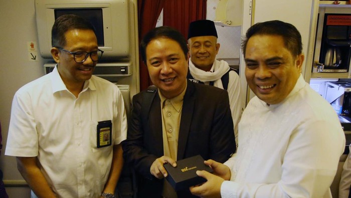 BSI Gandeng Garuda Indonesia Hadirkan Nilai Tambah Layanan Haji BSI menjalin kerja sama dengan Garuda Indonesia. Kerja sama ini guna memperkuat layanan untuk jemaah haji yang merupakan nasabah BSI.