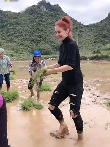 Bule Italia Jadi Petani