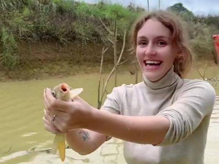 Bule Italia Jadi Petani