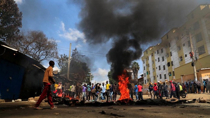 Supporters of Kenyas opposition leader Raila Odinga of the Azimio La Umoja (Declaration of Unity) One Kenya Alliance, participate in an anti-government protest against the imposition of tax hikes by the government in Nairobi, Kenya July 20, 2023. REUTERS/Thomas Mukoya