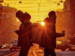 Potret Kontras Keseharian Warga Rusia Dalam Bidikan Kamera