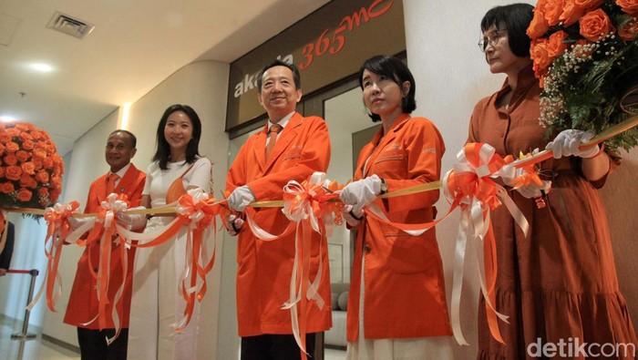 Obesitas menjadi masalah yang banyak dialami warga Indonesia. Menggandeng 365mc Korea, Mayapada Hospital membuka pusat bedah astetik Akasia 365mc.