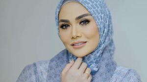 10 Foto Krisdayanti Jadi Model Hijab Brand Lokal, Bikin Salfok Dikira Aurel