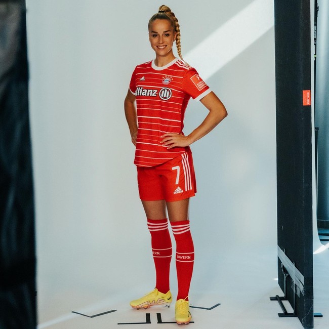 Sayangnya wanita 24 tahun tersebut memutuskan untuk menolak tawaran Playboy. Dilaporkan jika ia ingin menghindari publisitas atau pemberitaan buruk menjelang laganya di Piala Dunia Wanita 2023 yang akan berlangsung di Australia dan Selandia Baru.  Foto: Instagram