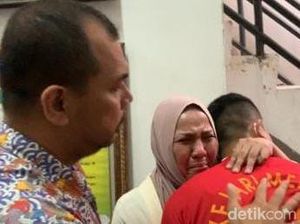 Detik-detik Tangis Ibu Ken Admiral Pecah saat Aditya Minta Maaf