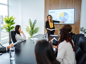 5 Tools yang Bakal Bikin Presentasimu Menarik Perhatian Orang