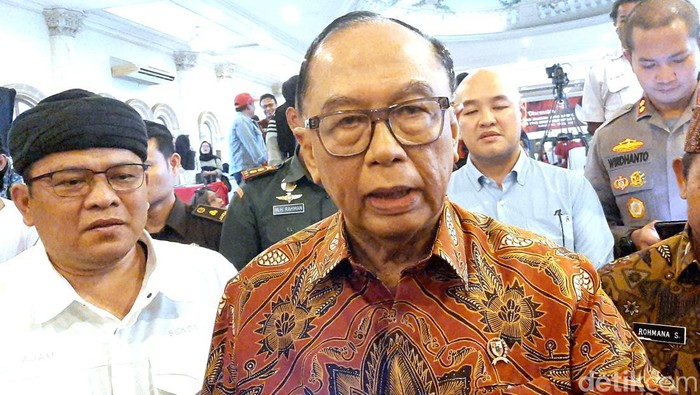 Irjen Pol (Purn) Sidarto Danusubroto.