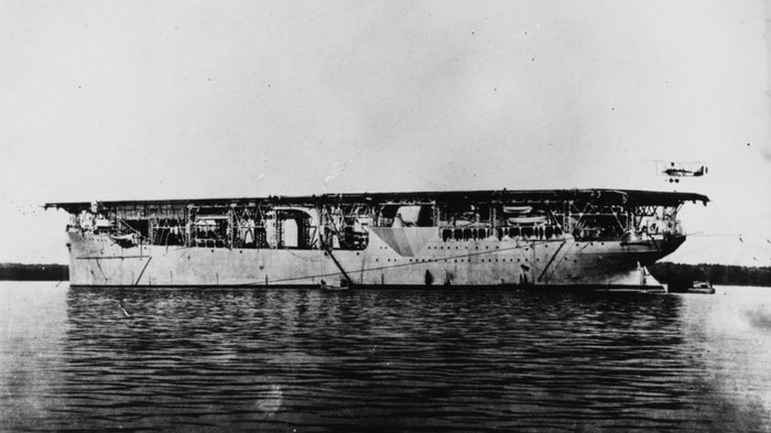Kapal induk USS Langley.