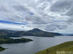 Keindahan Togaraja yang Berpanorama Wajah Danau Toba