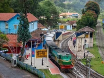 Menyelami Keindahan Pegunungan dengan Kereta Api Terlambat di Dunia