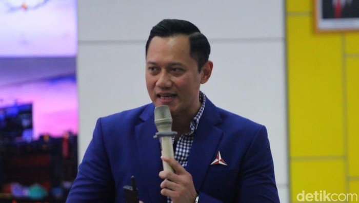 Ketua Umum Partai Demokrat Agus Harimurti Yudhoyono (AHY) menjadi pembicara di Fisipol UGM, Kamis (20/7/2023).