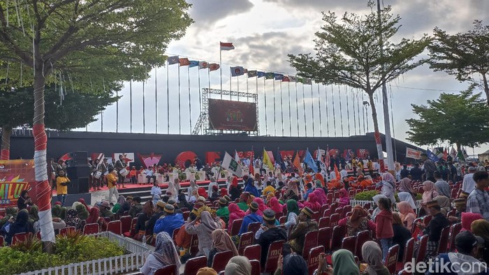 Kirab Pemilu 2024 di Kota Makassar.
