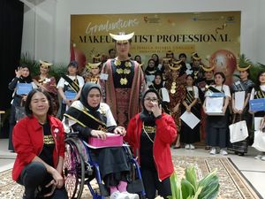 Saat Kaum Difabel Berkarya di Bidang MUA