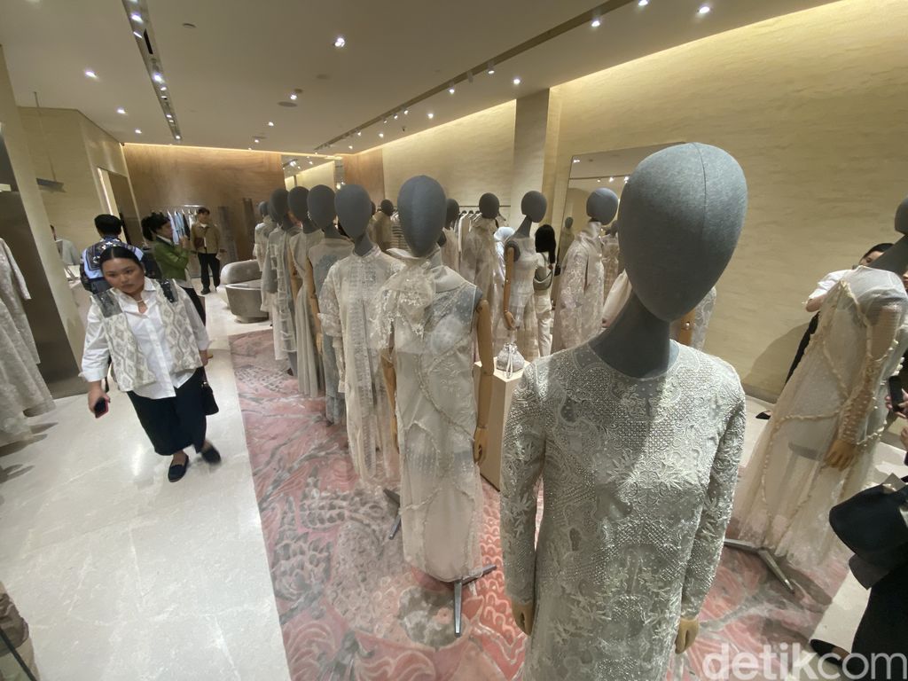 Koleksi Sapto Djojokartiko Fall 2023