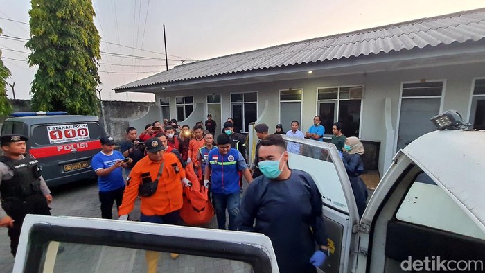 mantan polisi tewas di mojokerto