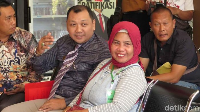 Masriah, emak-emak penyiram tinja