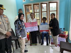 Beri Bantuan Korban TPPO, Risma Pesan Tak Perlu Kerja ke Luar Cukup di RI
