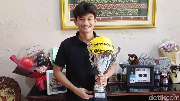 Pembalap asal Purworejo, Fadillah Arbi Aditama (18) berhasil menorehkan prestasi dengan menjuarai FIM Junior GP Catalunya. Foto diunggah pada Kamis (20/7/2023).