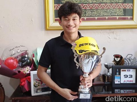 Pembalap asal Purworejo, Fadillah Arbi Aditama (18) berhasil menorehkan prestasi dengan menjuarai FIM Junior GP Catalunya. Foto diunggah pada Kamis (20/7/2023).