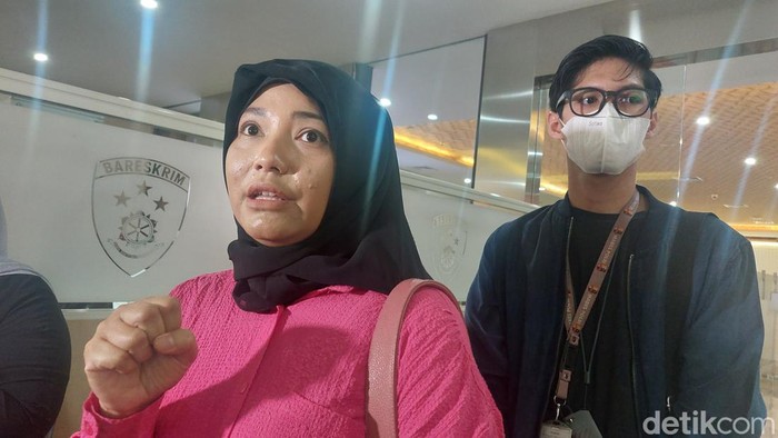 Perwakilan korban penipuan online, Tria Mulyantina (Rumondang Naibaho/detikcom)