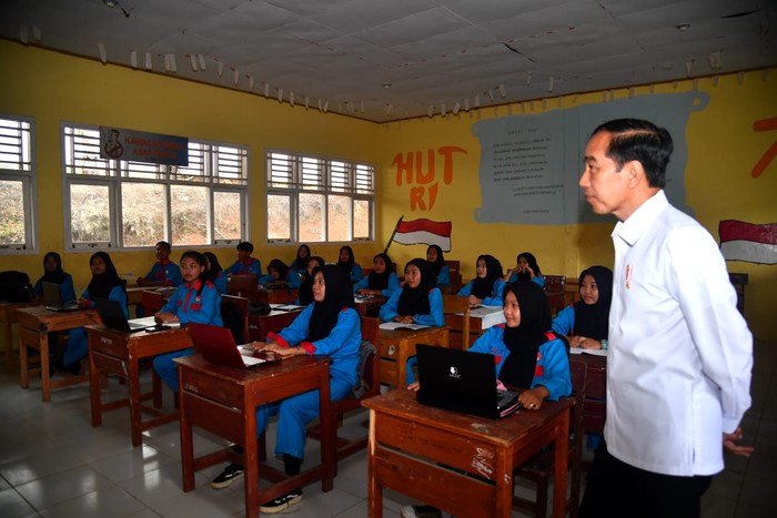 Presiden Jokowi di SMKN 2 Bengkulu Tengah