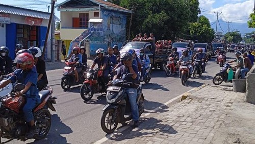 Ratusan guru SD di Kabupaten Sikka NTT melakukan aksi demontrasi, Kamis (20/7/2023).