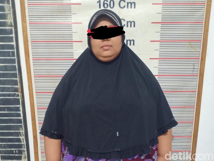 Seorang IRT di Binjai, Sumut ditangkap karena menipu dengan modus bisa memasukkan korban ke TNI AL.